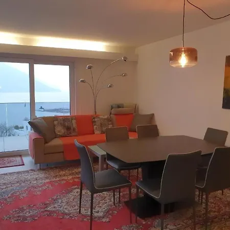 Wunderschoene Mit Sicht Auf Und Berge In Apartment Brissago