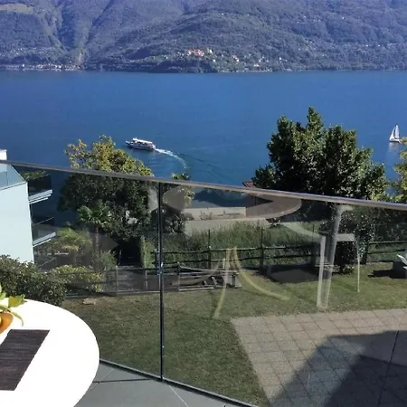 Wunderschoene Mit Sicht Auf Und Berge In Apartment Brissago